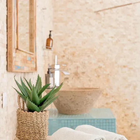 Wellness Retreat With Sauna & Jacuzzi - 1 Min To Opera Apartment Budapest