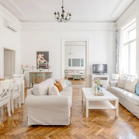 Wellness Retreat With Sauna & Jacuzzi - 1 Min To Opera Budapest