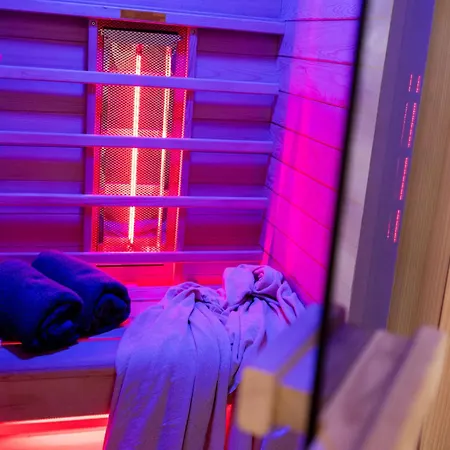 Wellness Retreat With Sauna & Jacuzzi - 1 Min To Opera Apartment Budapest