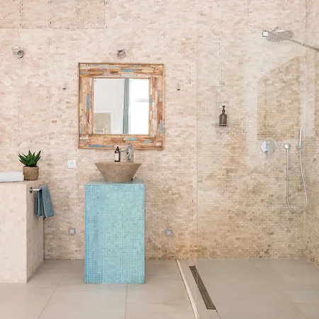 Wellness Retreat With Sauna & Jacuzzi - 1 Min To Opera Apartment Budapest