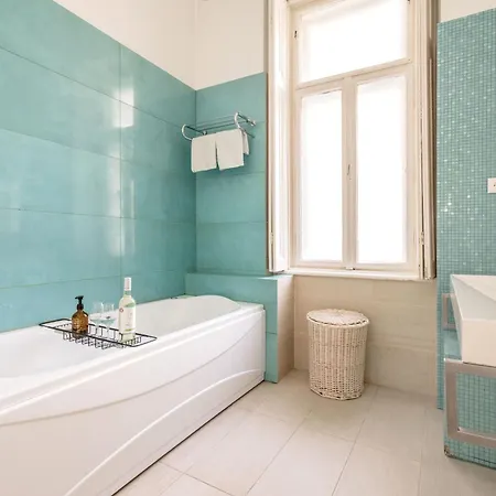 Wellness Retreat With Sauna & Jacuzzi - 1 Min To Opera
