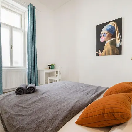 Wellness Retreat With Sauna & Jacuzzi - 1 Min To Opera Apartmán Budapešť