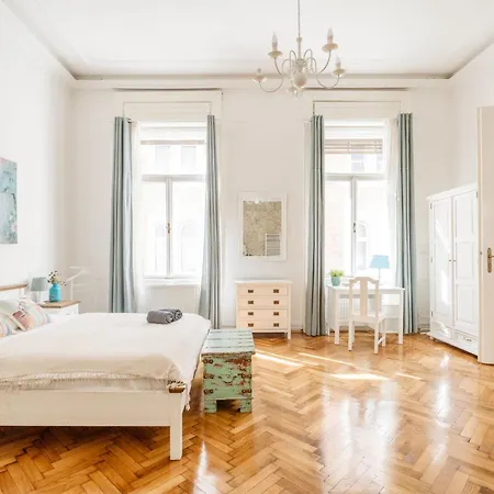 Wellness Retreat With Sauna & Jacuzzi - 1 Min To Opera Apartmán *
