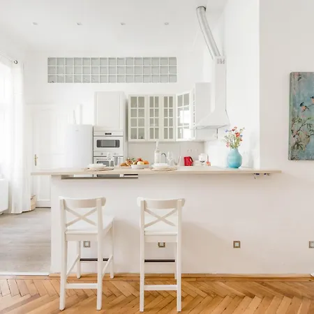 Apartmán Wellness Retreat With Sauna & Jacuzzi - 1 Min To Opera