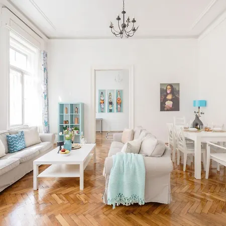 Wellness Retreat With Sauna & Jacuzzi - 1 Min To Opera Apartmán Budapešť