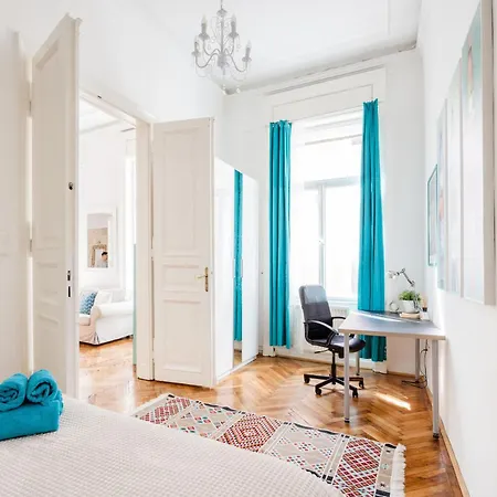 Apartmán Wellness Retreat With Sauna & Jacuzzi - 1 Min To Opera