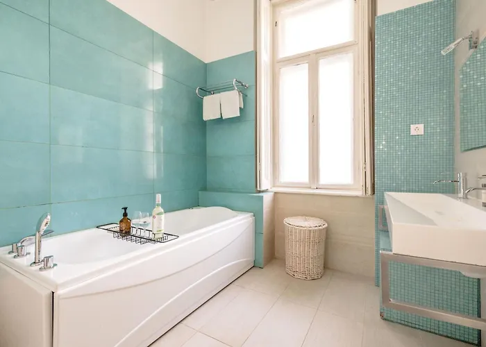 Wellness Retreat With Sauna&jacuzzi - 1 Min To Opera