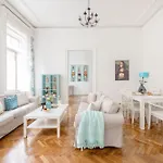 Wellness Retreat With Sauna & Jacuzzi - 1 Min To Opera Apartman Budapest